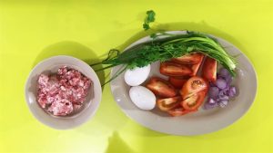 Cách nấu canh trứng cà chua thịt bò