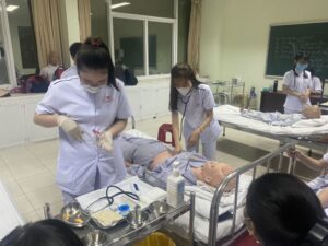 Thời gian tốt nghiệp có thể thay đổi tùy vào tiến độ học tập, thực hành và quy định của từng trường