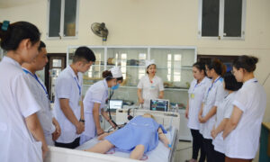 Học Cao đẳng Điều dưỡng mấy năm?
